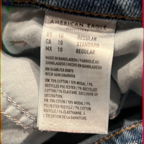 American Eagle high rise MOM Jeans - Picture 6 of 6